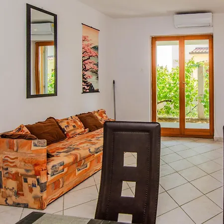 1 Bedroom Cozy In