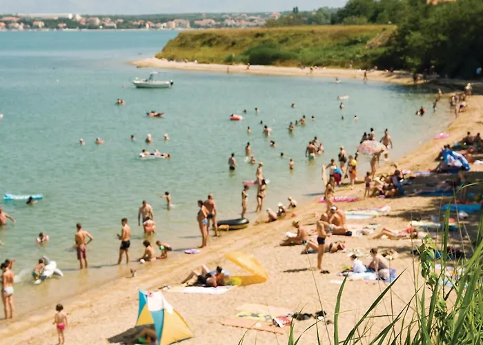 דירה Cozy In With Wifi